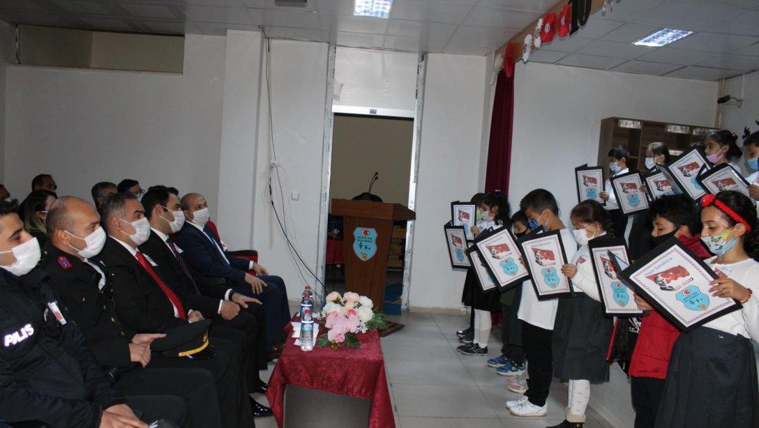 İlçemiz okullarında, 10 Kasım Atatürk'ü Anma Günü programı düzenlendi.