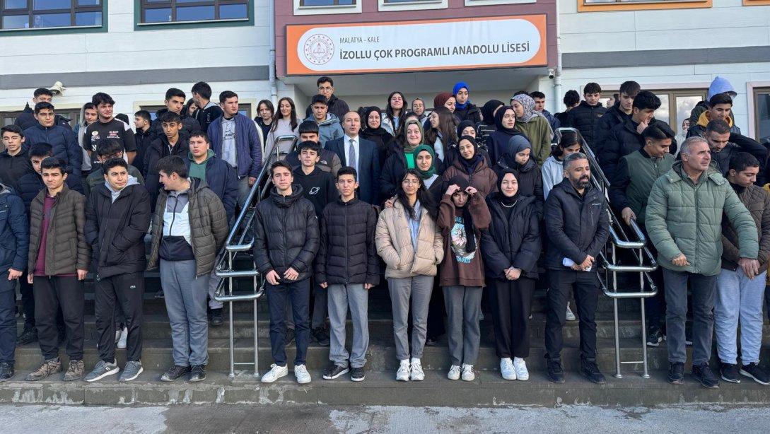 İlçemizde, Malatya Emniyet Müdürlüğü Terörle Mücadele Şube Müdürlüğü Bilgilendirme ve Önleme Faaliyetleri Büro Amirliği Personelleri Tarafından İzollu Çok Programlı Anadolu Lisesi Öğrencilerine yönelik  