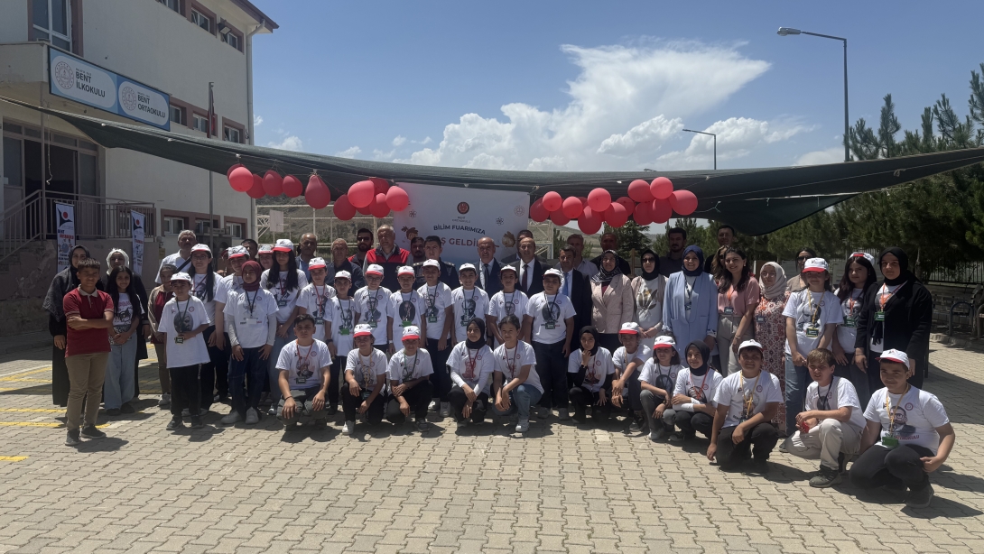 Bent Ortaokulu'ndan Bilime Işık Tutan TÜBİTAK Bilim Fuarı